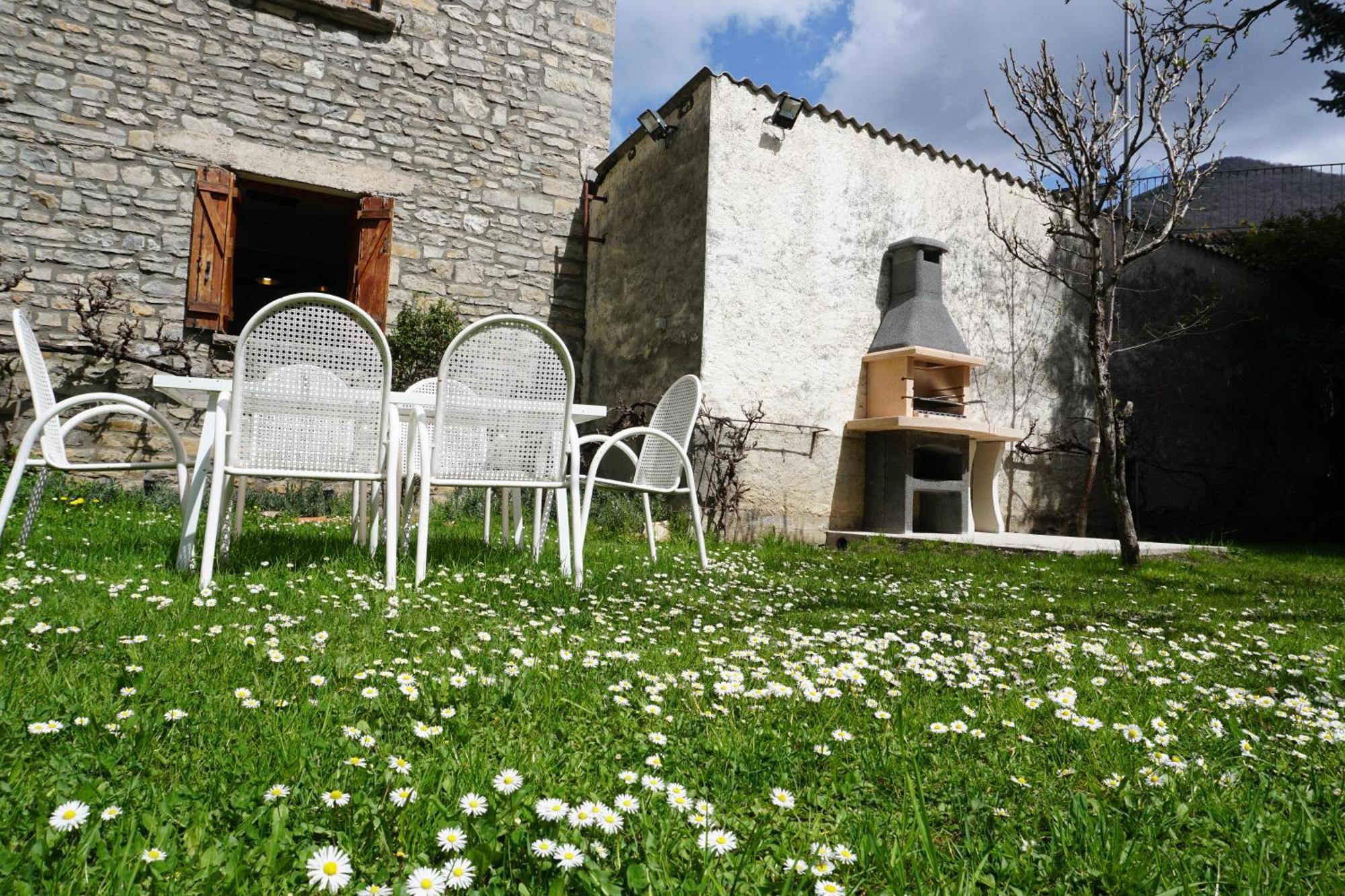 Cirjuana, Casa En El Centro Con Agradable Jardin Y Barbacoa By Pirineos 360 Villa บีเอสกัส ภายนอก รูปภาพ