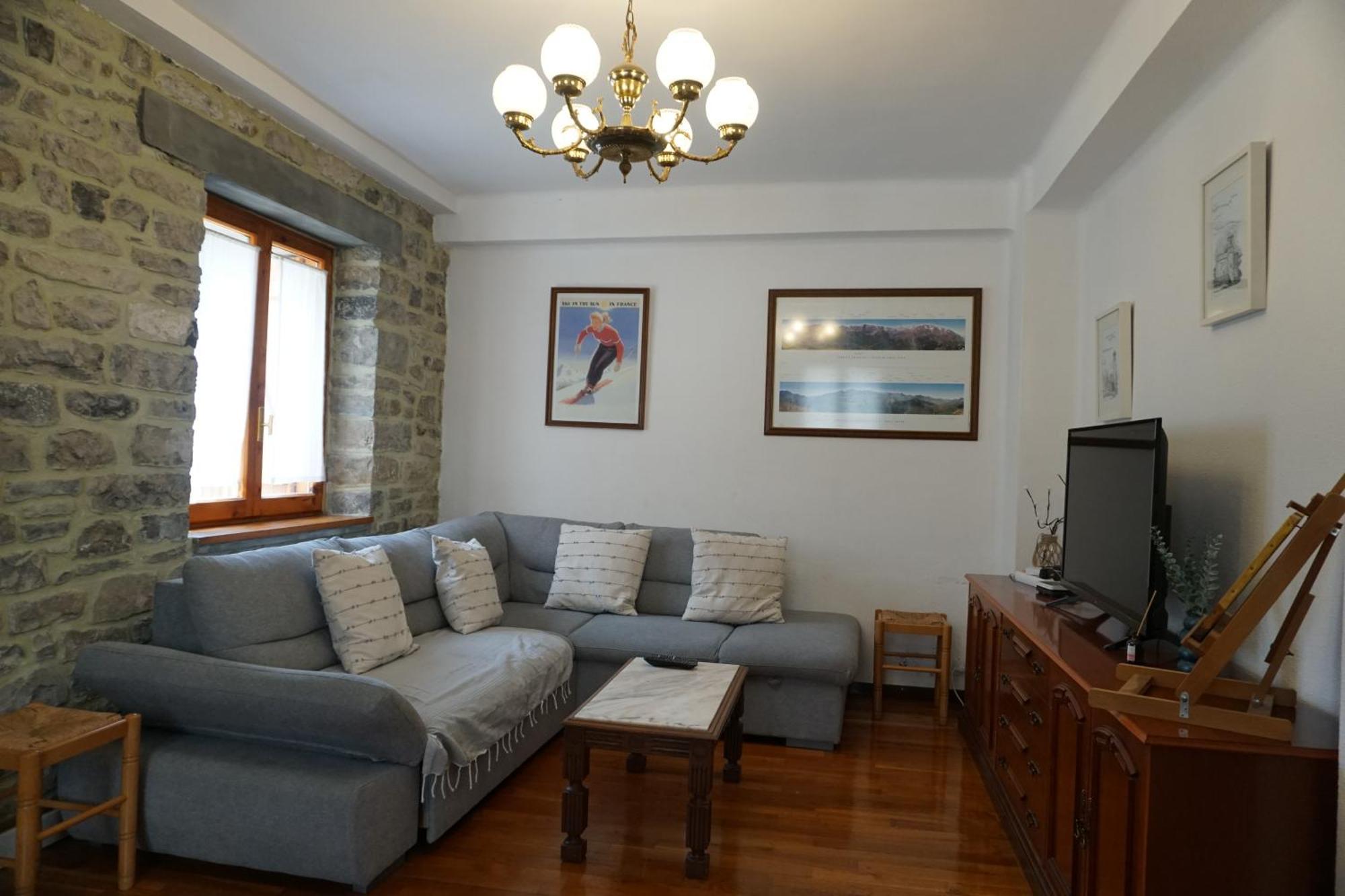 Cirjuana, Casa En El Centro Con Agradable Jardin Y Barbacoa By Pirineos 360 Villa บีเอสกัส ภายนอก รูปภาพ