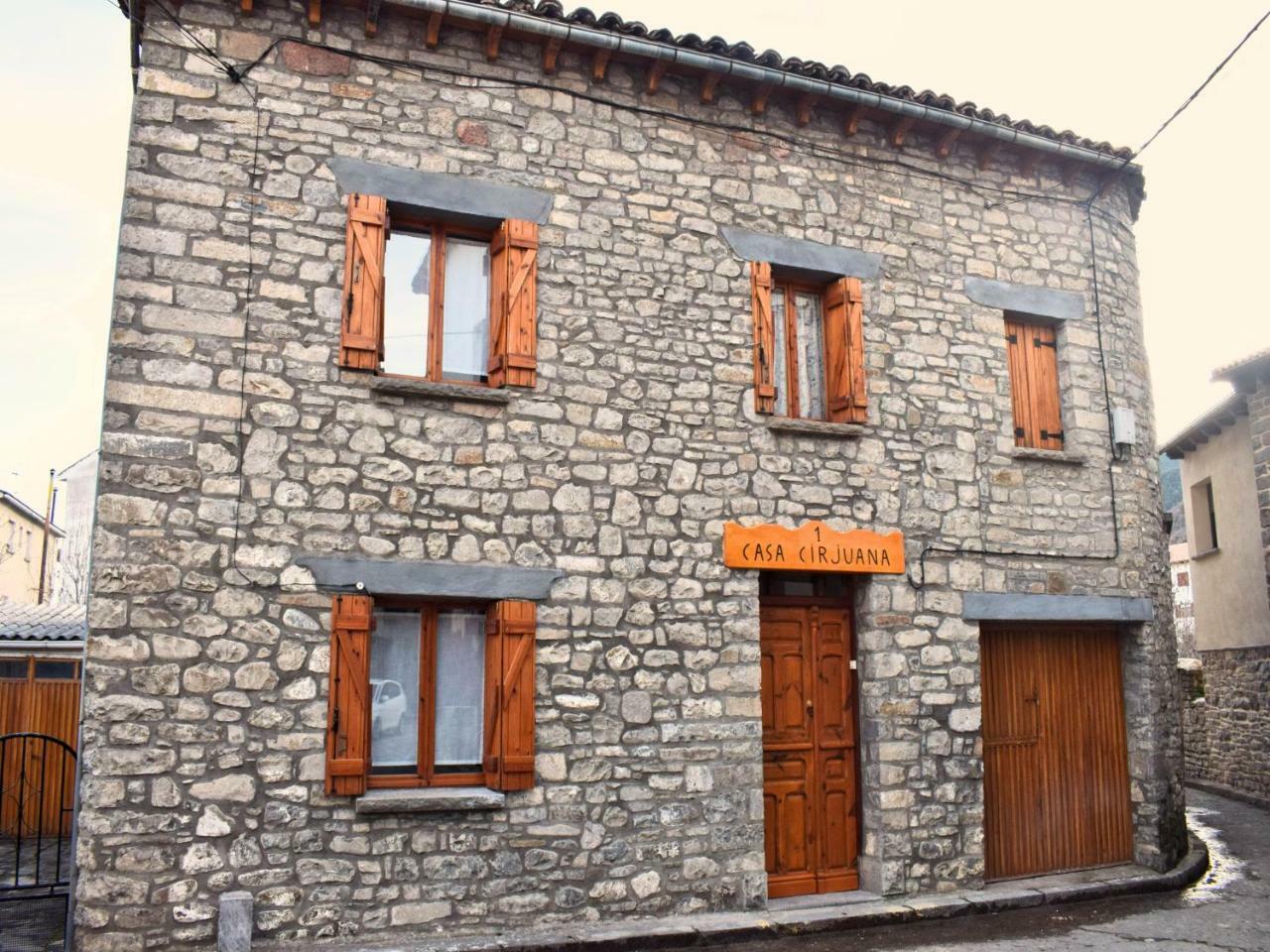Cirjuana, Casa En El Centro Con Agradable Jardin Y Barbacoa By Pirineos 360 Villa บีเอสกัส ภายนอก รูปภาพ